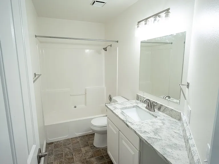 5841 N Cobbler Ln — Photo 4
