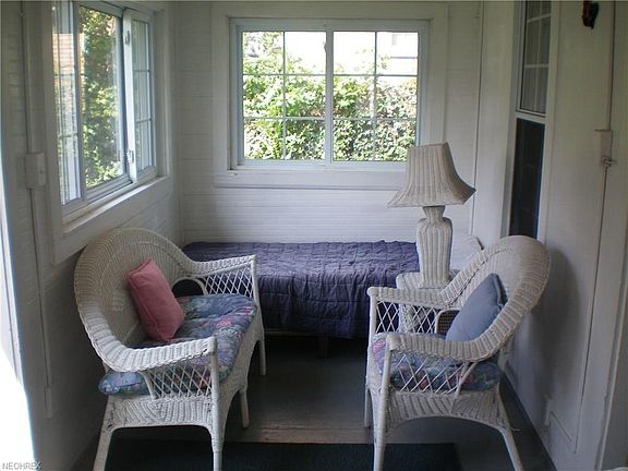 2nd image of 405 Ewa Yea St