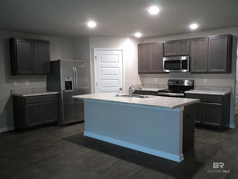 224 Fulham Ln — Photo 2
