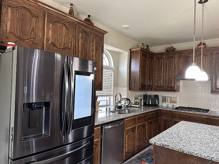 912 Foxtail Dr — Photo 8