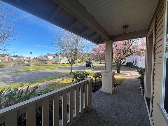 3rd image of 1953 Cox Ave
