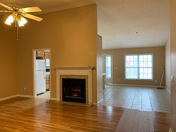 5th image of 198 Royal Oaks Dr