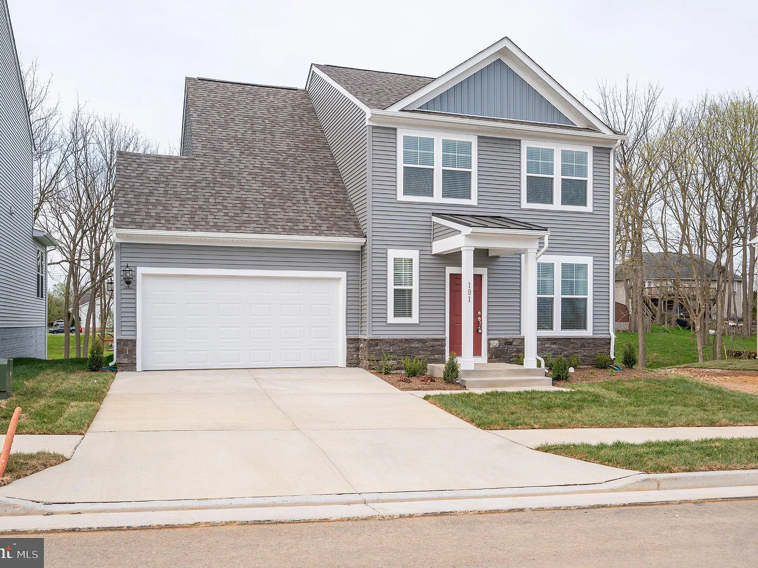 4 bed, 2.5 bath, 2152 sqft, $2,450 — Photo 2