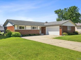 3370 Sandy Creek Dr, Shelby Township, MI 48316