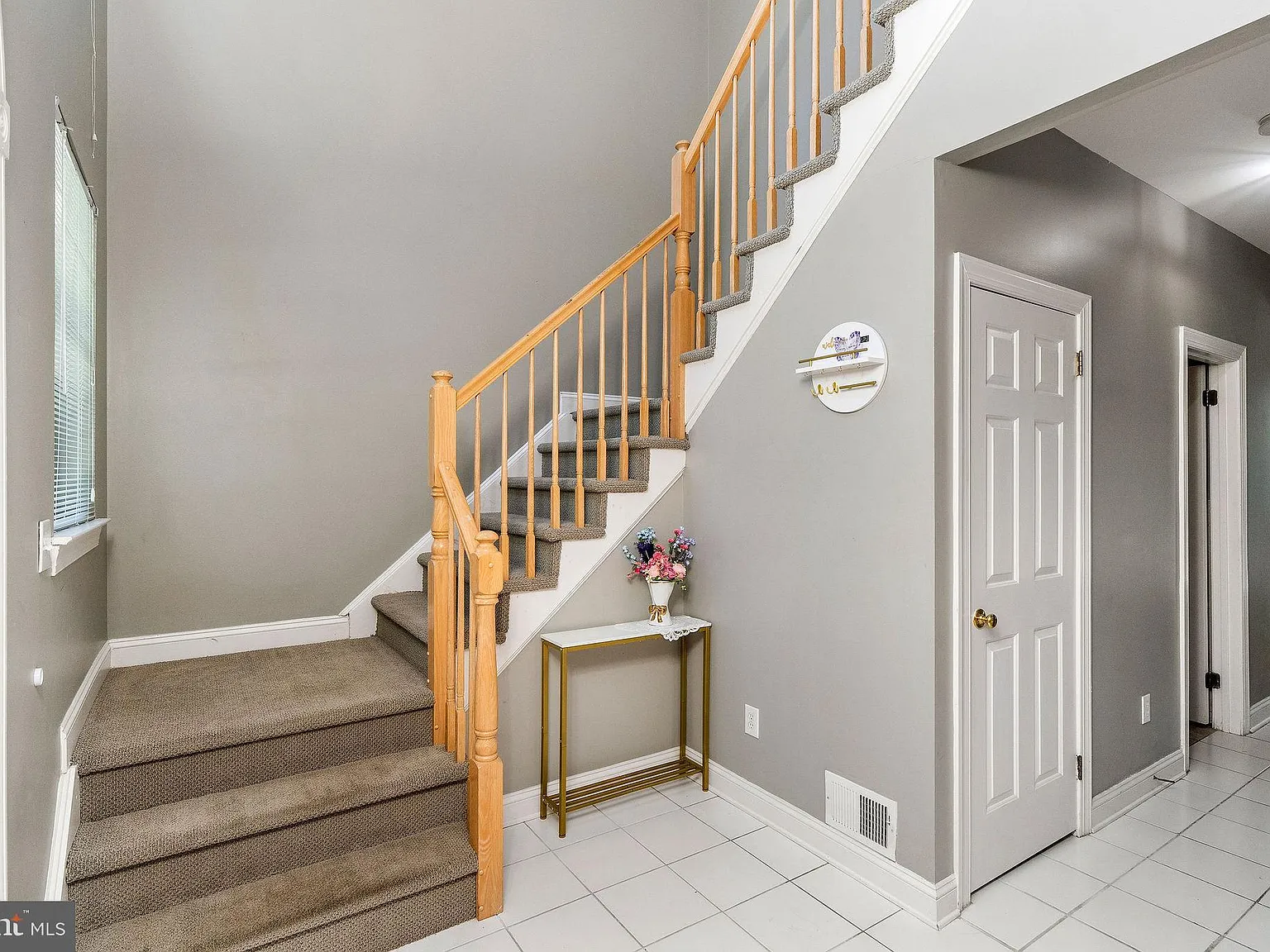 3 bed, 2.5 bath, 1885 sqft, $3,600 — Photo 4