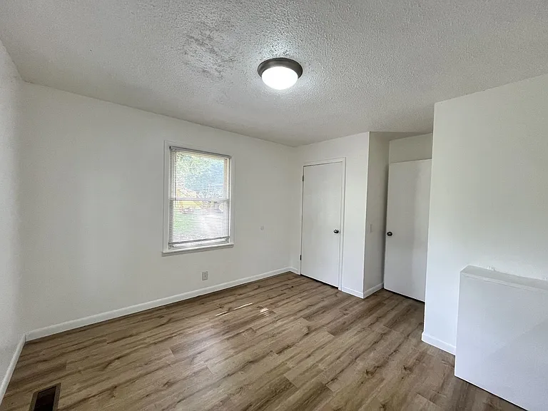 481 McQuade Cir — Photo 25