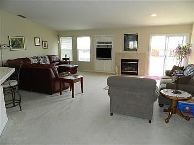 3rd image of 4349 Grafton Cir