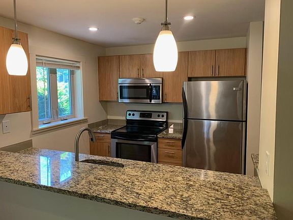3rd image of 15070 NE 82nd St Unit 104