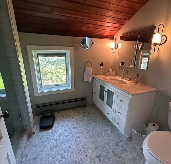 914 Middle Rd — Photo 14