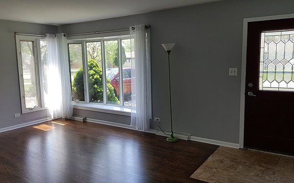4th image of 619 N 3rd Ave