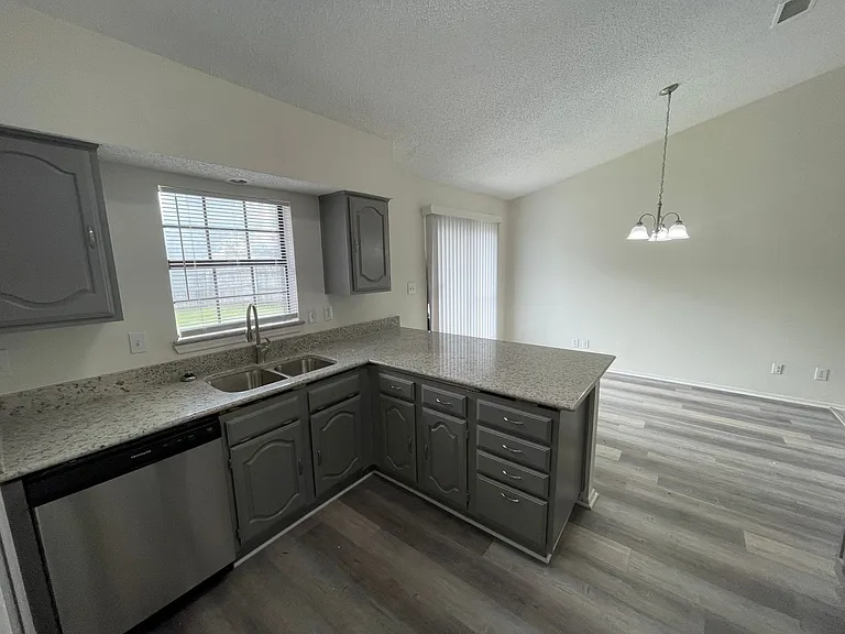 9415 Rutherglen Dr — Photo 8