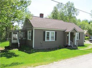 4 Oquossoc Ave, Rangeley, ME 04970