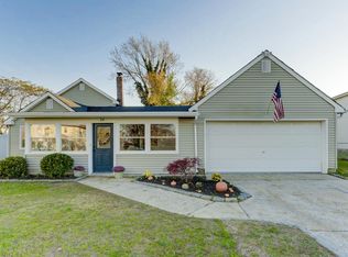 24 Broadway, Belford, NJ 07718