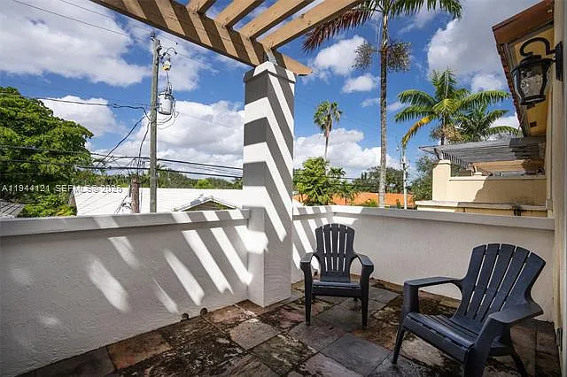 4867 Ponce De Leon Blvd — Photo 18