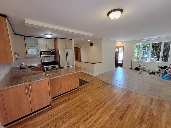 2nd image of 2122 E 64th St