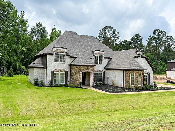 3rd image of 427 Poplar Ln