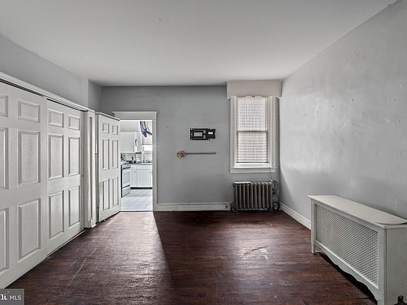 5th image of 7406 Elmwood Ave