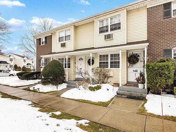 3rd image of 2809 Wilshire Ln #2809