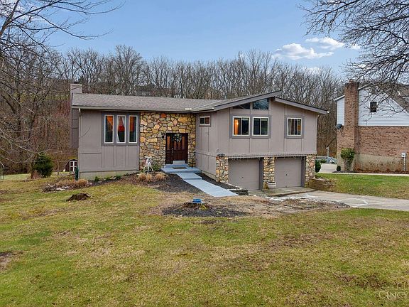 2nd image of 3899 Ridgedale Dr