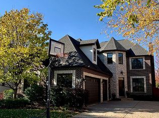 358 N Walnut St, Elmhurst, IL 60126