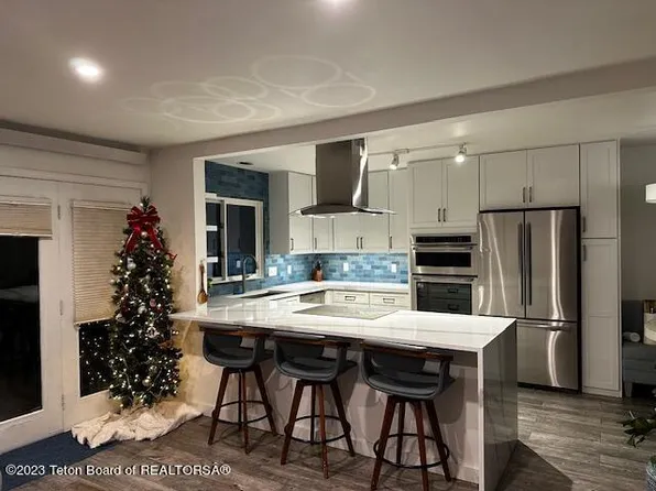 812 Powderhorn Ln APT E, Jackson, WY 83001