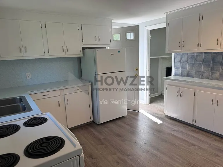 14 Ellis Dr — Photo 1
