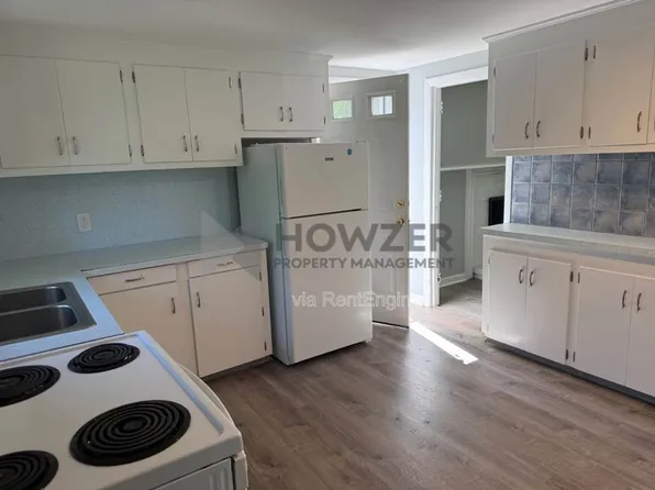 14 Ellis Dr, Hyannis, MA 02601