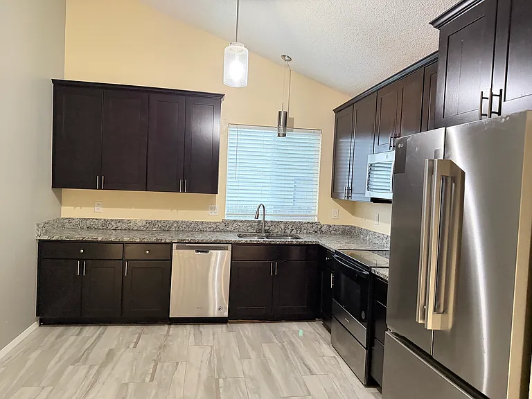 1486 S Biscay Ct — Photo 5