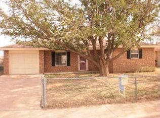 109 Avenue U, Levelland, TX 79336