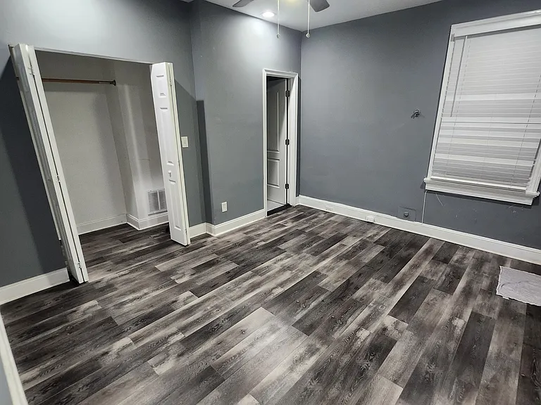 1411 W Lombard St — Photo 13