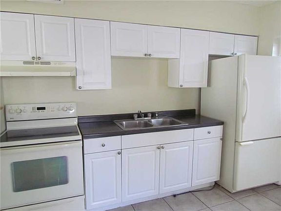 4th image of 1107 NW 7th Ter