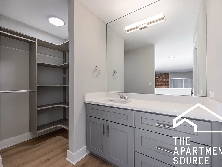 1214 N La Salle Dr #C5 — Photo 7