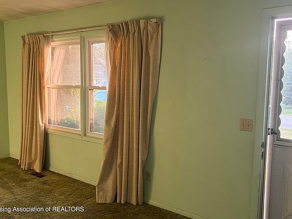 5th image of 3424 Schultz St