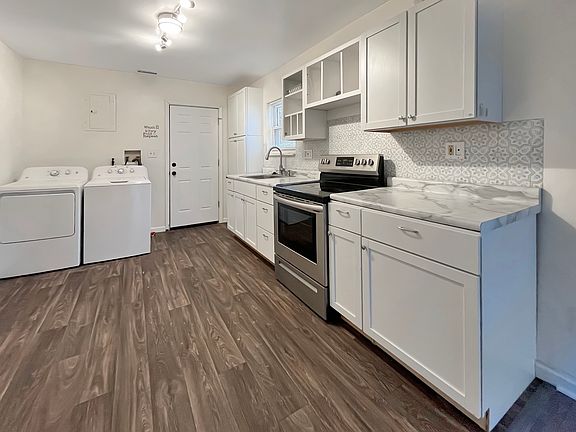 3rd image of 23368 Couzens Ave