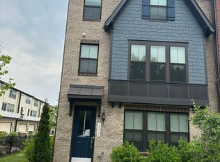 13911 Vernon St, Chantilly, VA 20151