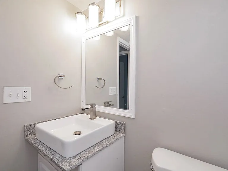 The Evalee Apartments — Photo 40