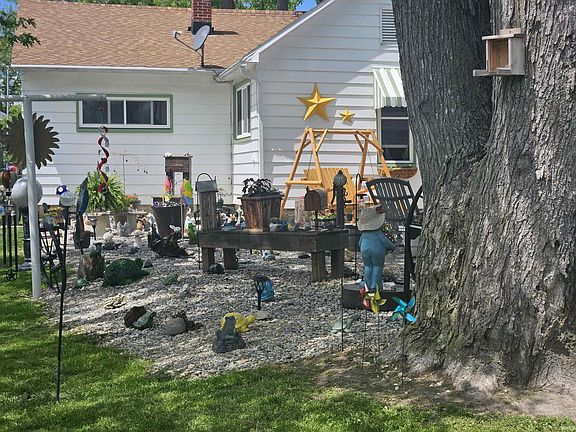 4th image of 1005 Russell St