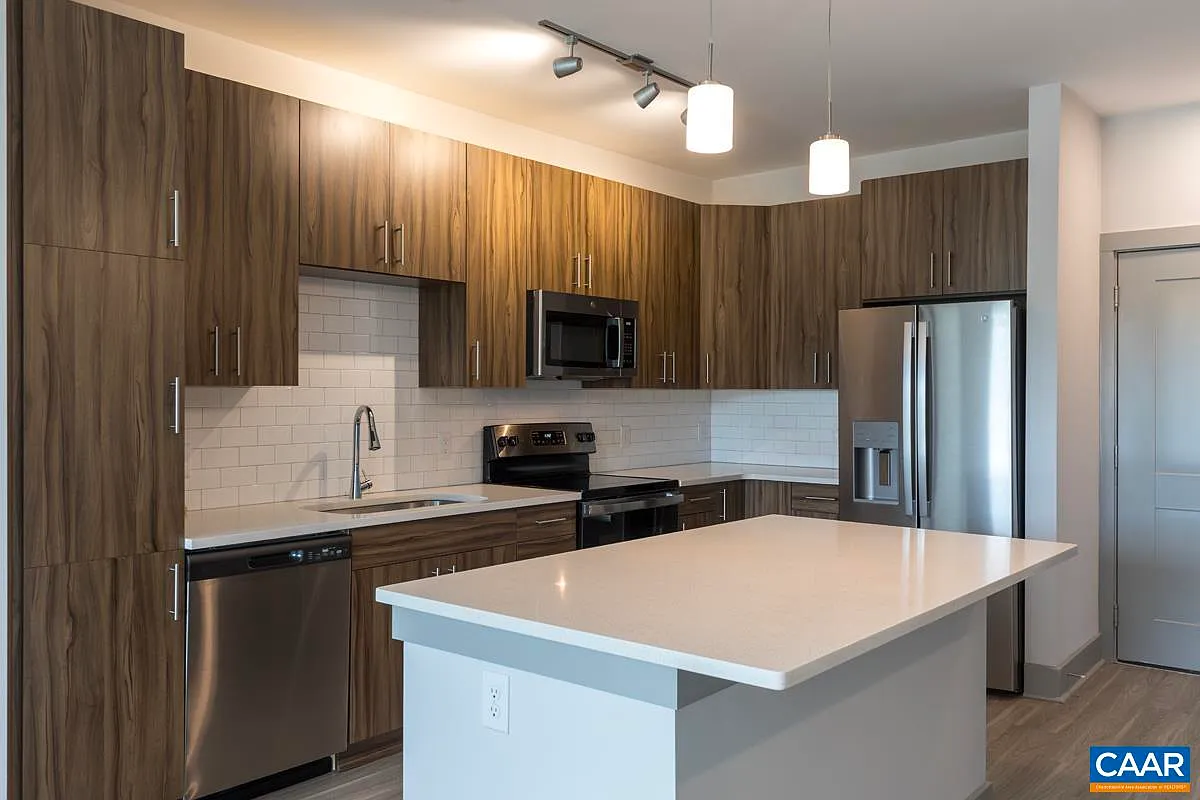 1 bed, 1.0 bath, 804 sqft, $1,680 — Photo 4