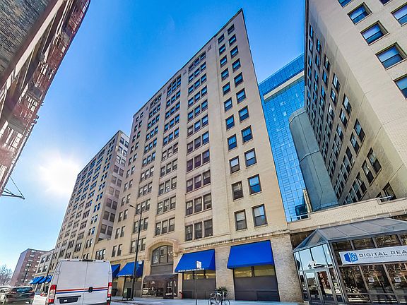 3rd image of 740 S Federal St APT 810