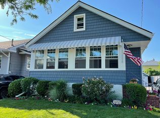 14120 Cronston Ave, Rockaway Park, NY 11694