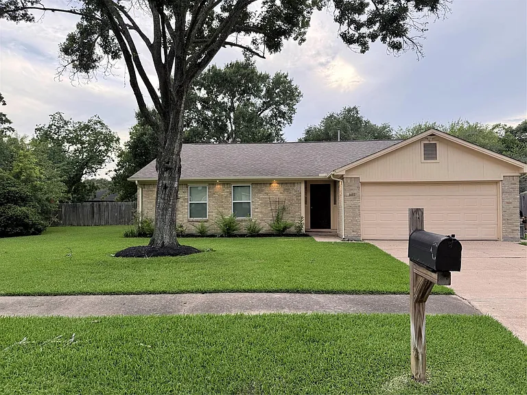 802 Sundance Valley Dr — Photo 1