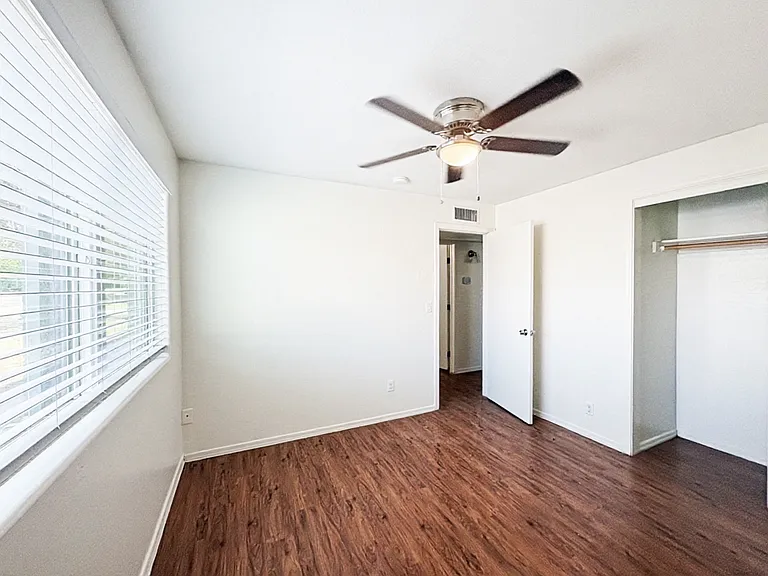2417 E Campbell Ave #2A — Photo 16