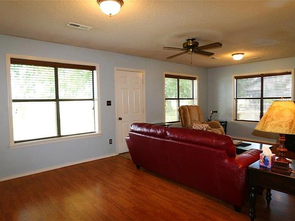 4th image of 407 SW 20th St