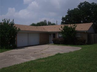 909 Old Mill Cir, Irving, TX 75061