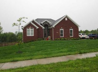 607 Sunray Dr, Shepherdsville, KY 40165