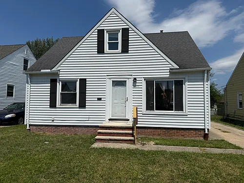13901 Eastwood Blvd Photo 1