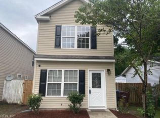 2214 Sparrow Rd, Chesapeake, VA 23320