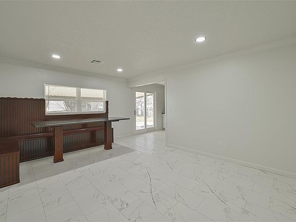 3rd image of 4001 SE 45th St