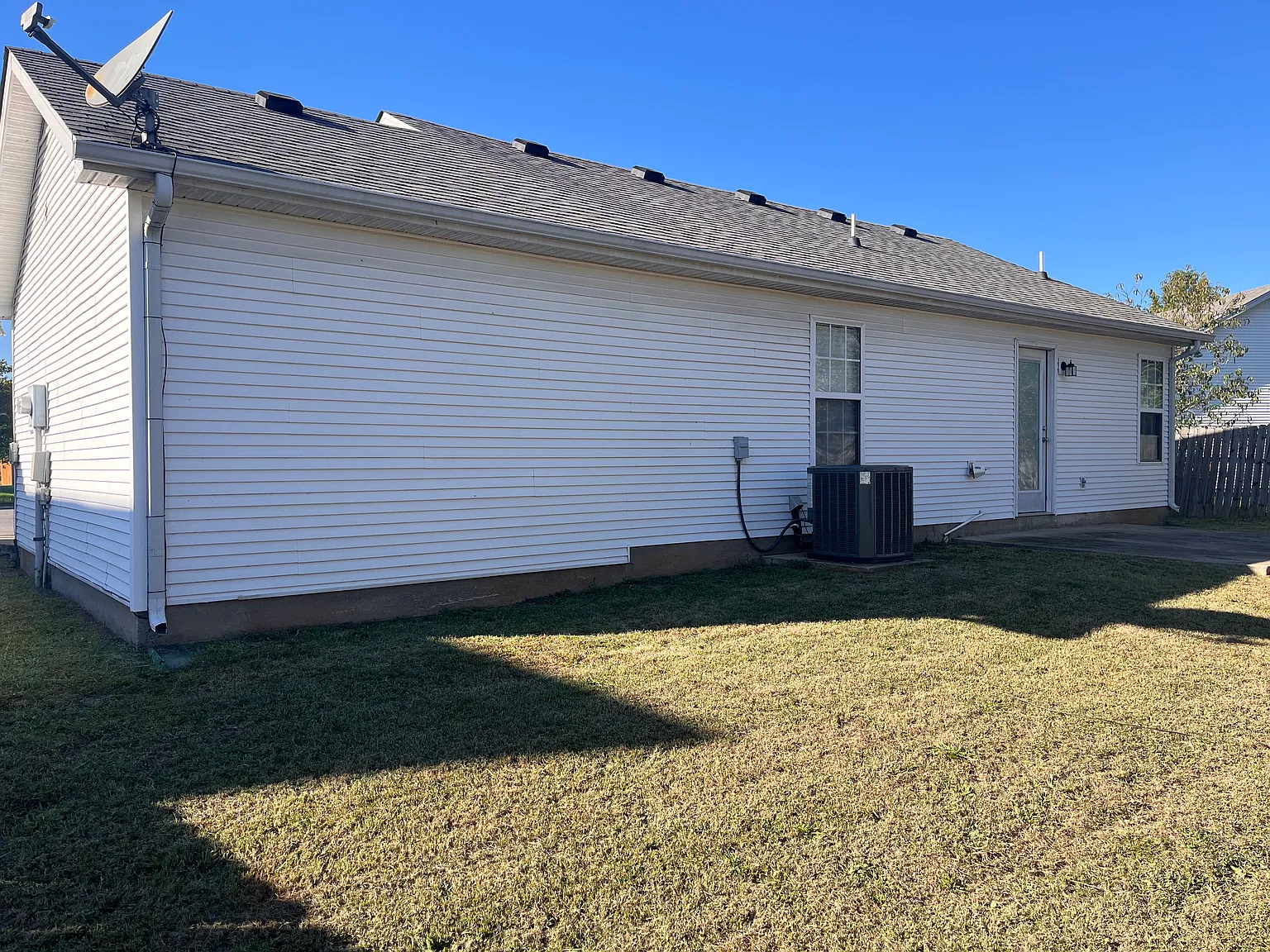 2 bed, 832 sqft, $1,600 — Photo 3