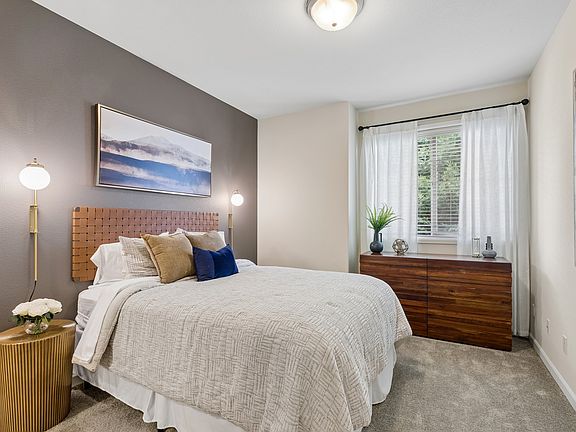 4th image of 725 N Center Pkwy #R-303